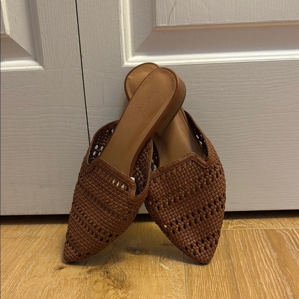 Universal Thread Brown Leather Flats